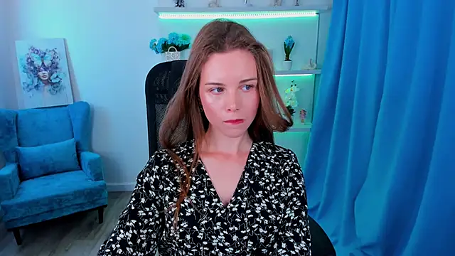 MileyWings online show from September 20, 11:52 am