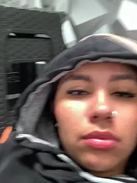 Larabrooks online show from February 17, 5:12 pm