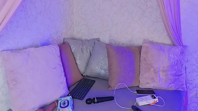 Larabrooks online show from May 30, 2:20 am