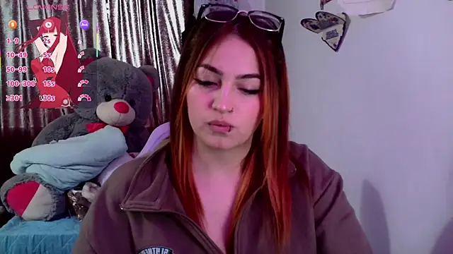 lucycherry   online show from November 4, 7:08 pm