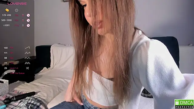 wwildfox online show from December 16, 6:25 pm