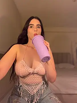 Mavi Coless online show from June 6, 12:50 am