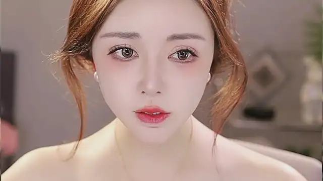 Qiaoqiao  online show from February 12, 9:00 am