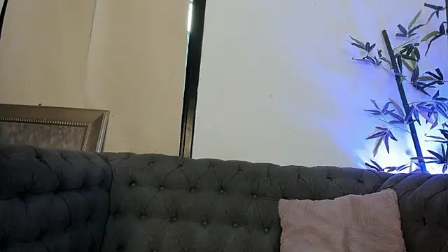 flavia cruz online show from January 9, 7:40 pm