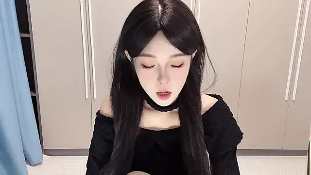 Q-ing online show from November 3, 12:42 pm