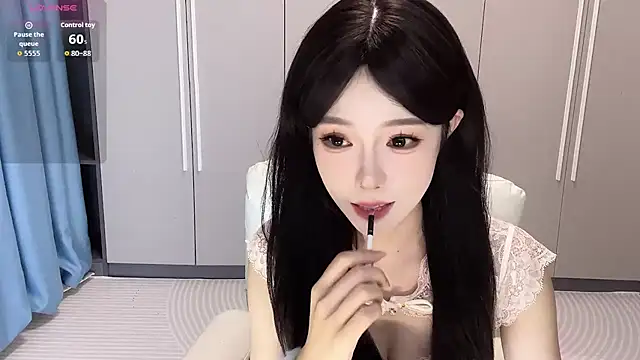 Q-ing online show from September 13, 2:03 pm