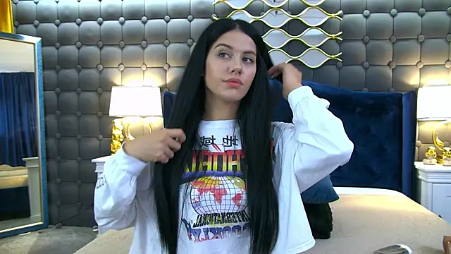 LeyaCass online show from September 10, 5:40 am