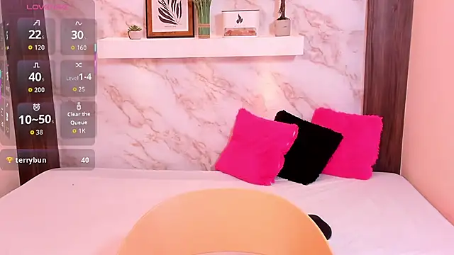 AmyBarton02 online show from January 17, 7:10 pm