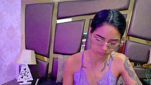 NicoleEsposito online show from February 16, 12:49 pm