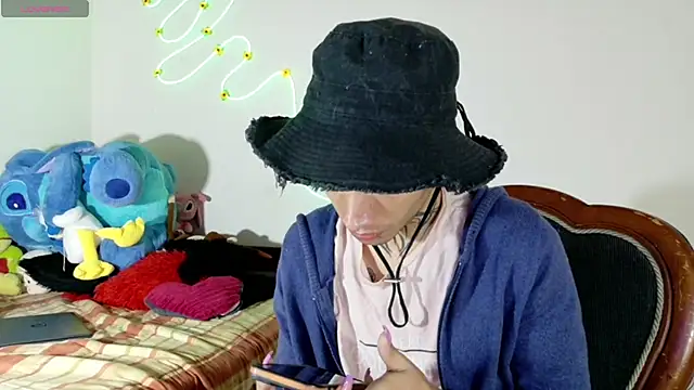 Micaela Rangel online show from May 22, 4:32 am