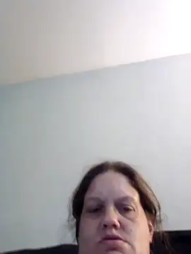 Earlybirdgetsworm online show from October 16, 10:40 am