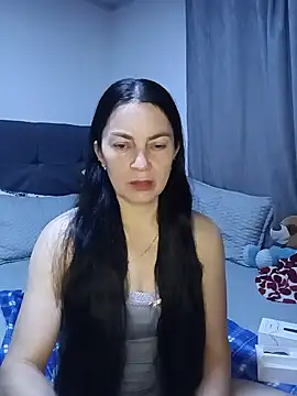 renata hot1 online show from July 11, 2:00 am