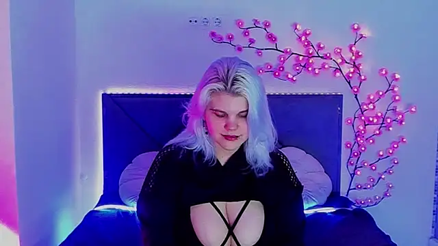 JoannLowe online show from February 23, 8:19 pm