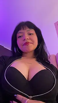 Ashley Chriss online show from January 17, 8:00 am