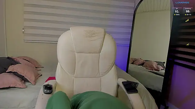 Catyloves online show from November 20, 10:00 pm