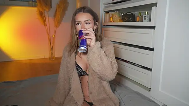 HotBella- online show from October 10, 2:11 pm