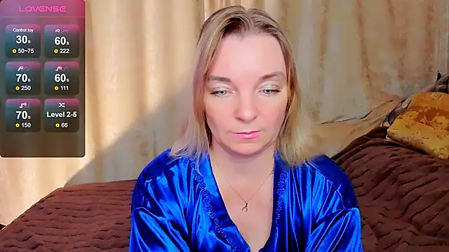 Snapshot of Regina__blue chatting on October 3, 5:51 pm Regina  blue online show from October 3, 5:51 pm