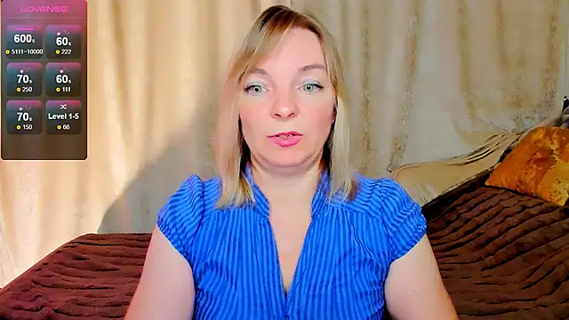 Snapshot of Regina__blue chatting on September 12, 6:48 pm Regina  blue online show from September 12, 6:48 pm