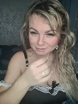 candy queeen online show from January 6, 8:56 pm