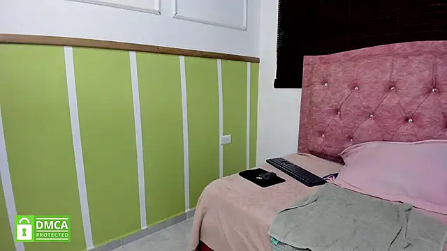 Ruby Your Milf online show from April 15, 1:50 am