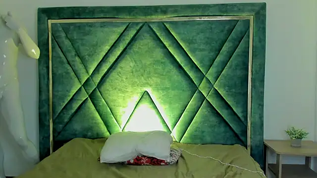 Ari sunshine  online show from October 1, 6:07 am