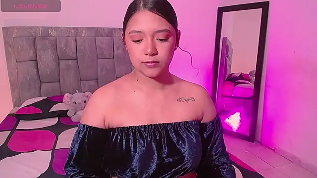 DIANEE 01 online show from January 5, 9:18 pm