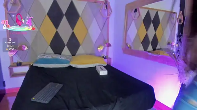 SamanthaFerrer  online show from July 28, 12:23 pm
