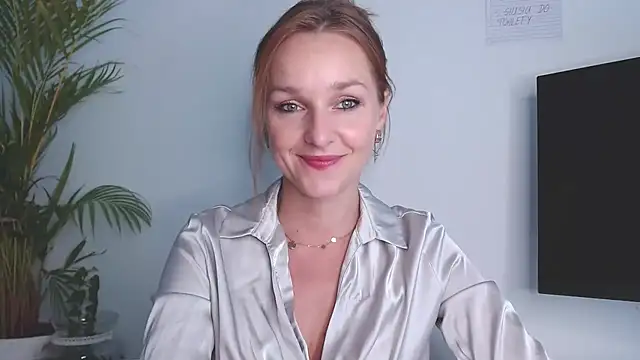 AliciaDesire online show from September 19, 7:18 am