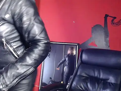 KLOE PIELL online show from April 17, 2:52 pm