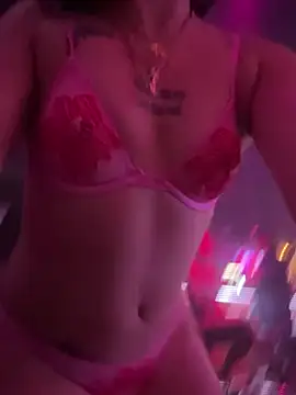exoticmisfitt online show from August 8, 6:32 am