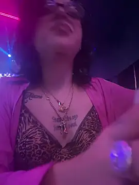 exoticmisfitt online show from July 30, 4:57 am