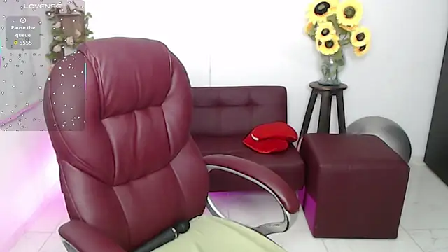 Ghada milf online show from April 1, 11:02 pm