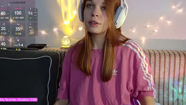 ValBae online show from November 19, 9:59 pm