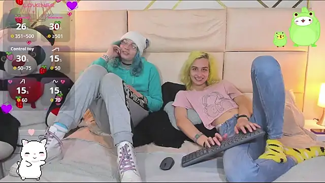 -kisa  online show from December 3, 1:52 am