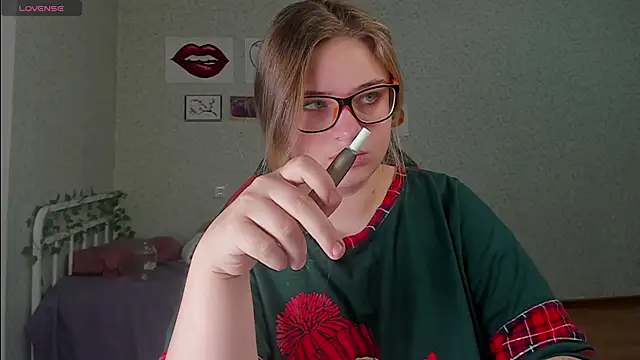 Seductive She Wolf online show from December 2, 11:00 am