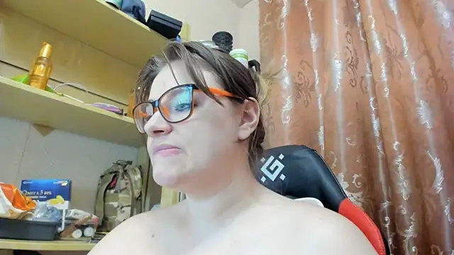 Seductive She Wolf online show from April 19, 6:10 pm