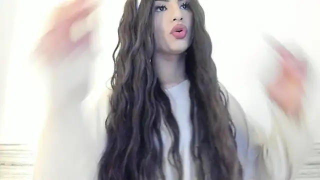 Sophia Cambpell online show from February 4, 9:07 pm