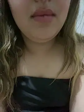 yassminsexy22 online show from June 17, 9:38 pm