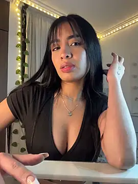 lina pink online show from March 4, 11:22 pm