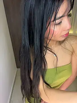 lina pink online show from February 7, 5:44 am