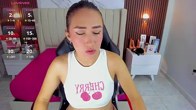 CAMILAGRAY online show from October 29, 12:53 pm