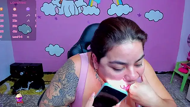 Sharon hils online show from April 6, 12:50 pm