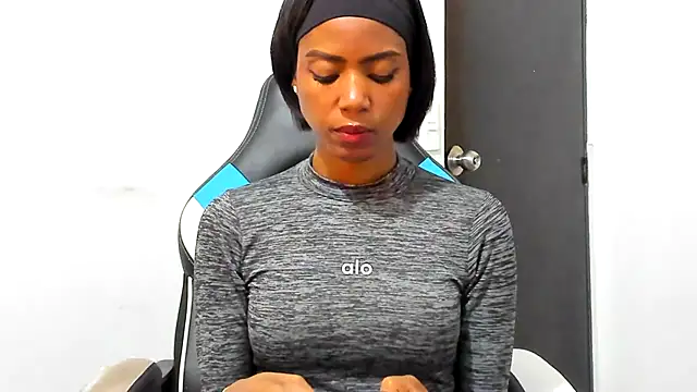 Kalua Brown online show from April 21, 3:19 pm