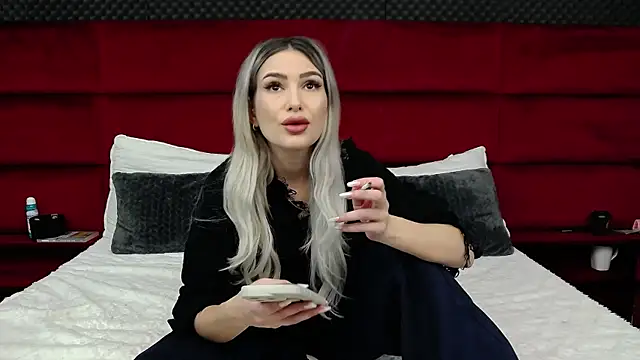 MinnieMe online show from November 2, 7:06 pm