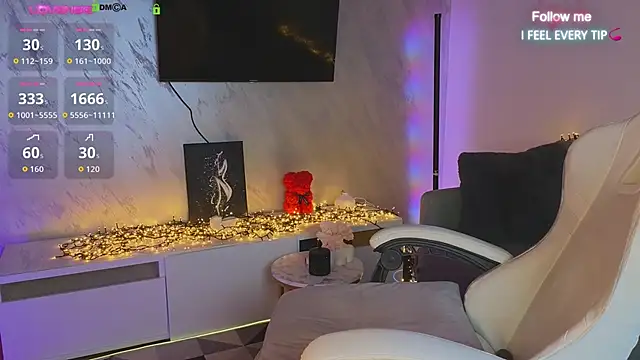 tina akira online show from September 25, 7:45 pm