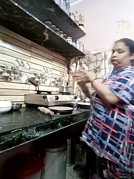 Kavya kapoor online show from April 18, 3:42 am