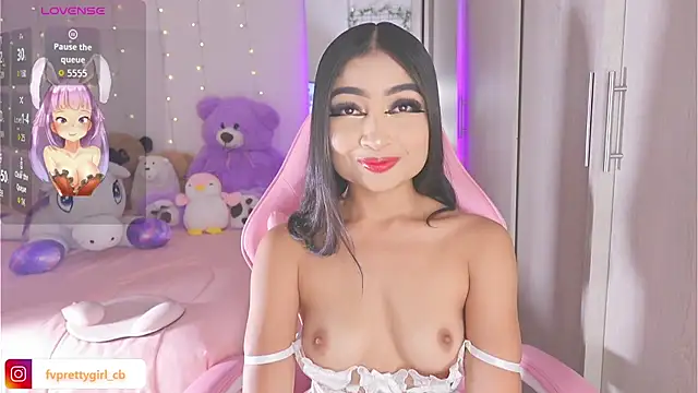 Snapshot of urfavprettygirl chatting on October 29, 7:56 am urfavprettygirl online show from October 29, 7:56 am