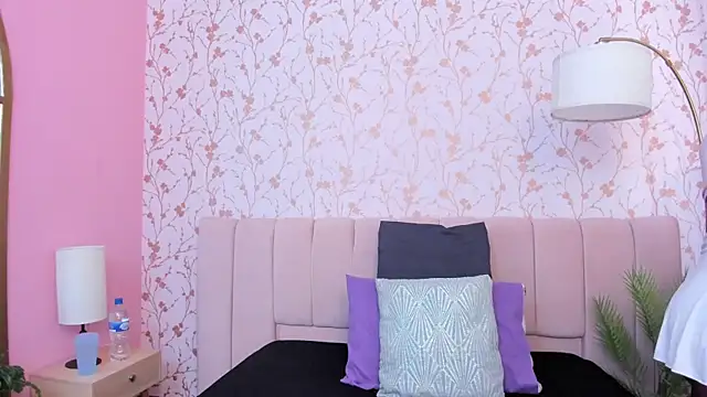 amber-hill online show from October 27, 7:08 pm