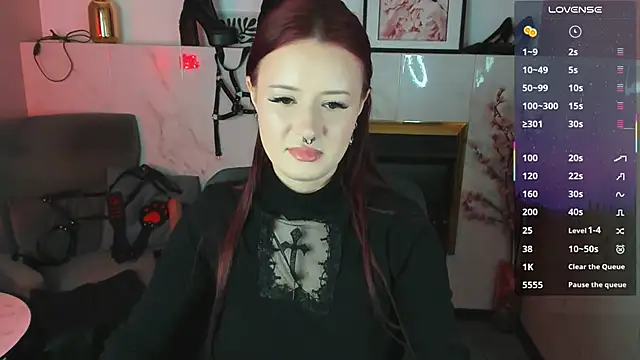 Lily Moonlight online show from April 14, 2:28 pm