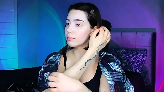 Stacy Gonzales  online show from March 18, 12:43 pm